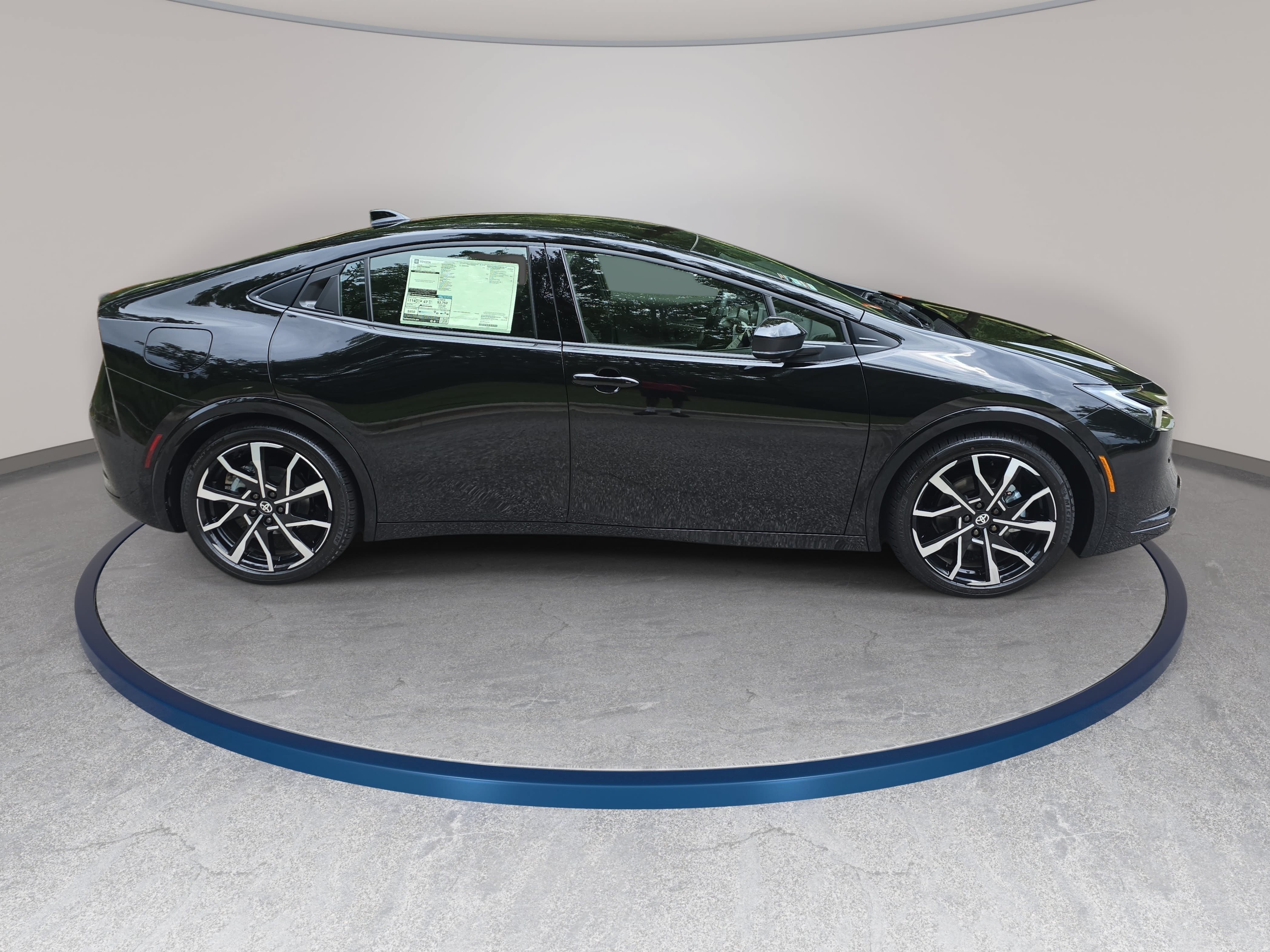 New 2027 Toyota Prius Plug-In Hybrid FWD image 4