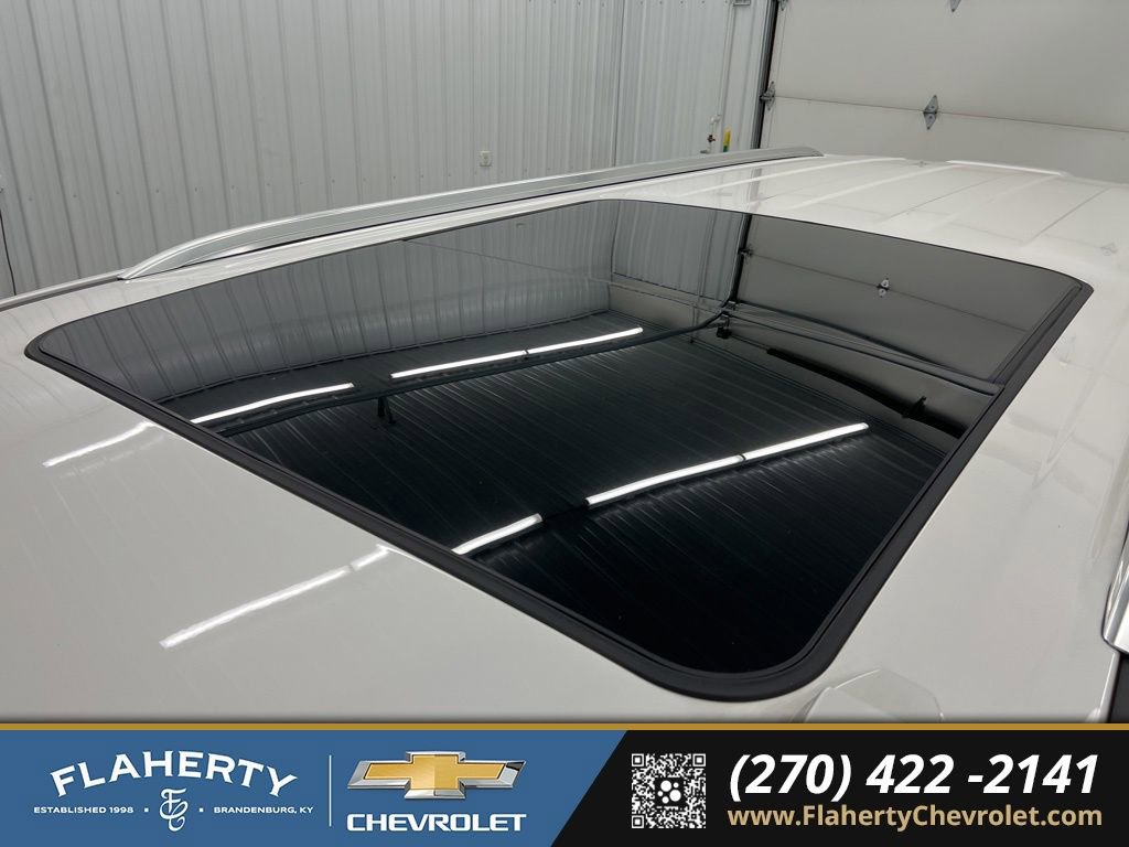 Used 2025 Chevrolet Suburban High Country image 35