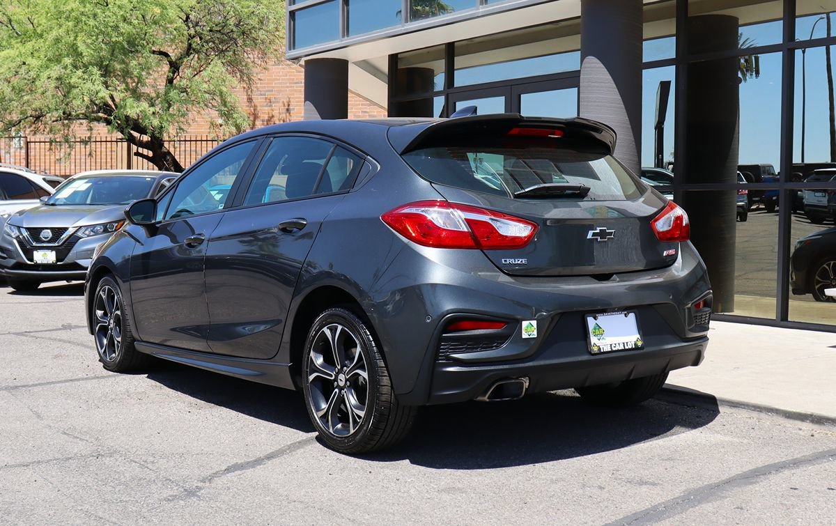 Used 2019 Chevrolet Cruze LT w/ Convenience Package FWD image 9
