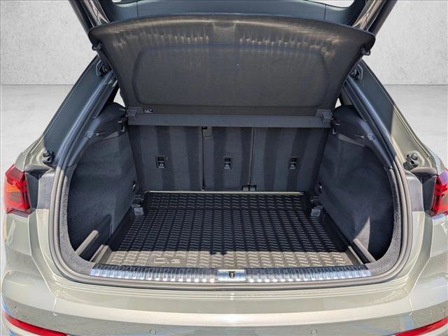 Used 2020 Audi Q3 2.0T Premium w/ Convenience Package AWD/4WD image 6