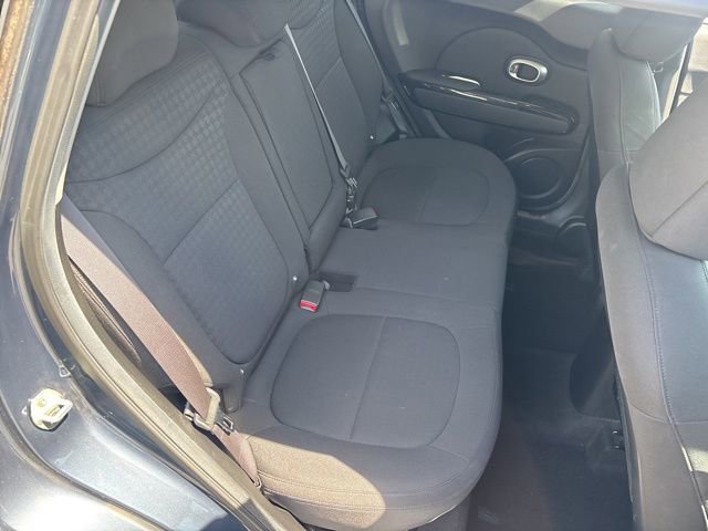 Used 2015 Kia Soul ! FWD image 7
