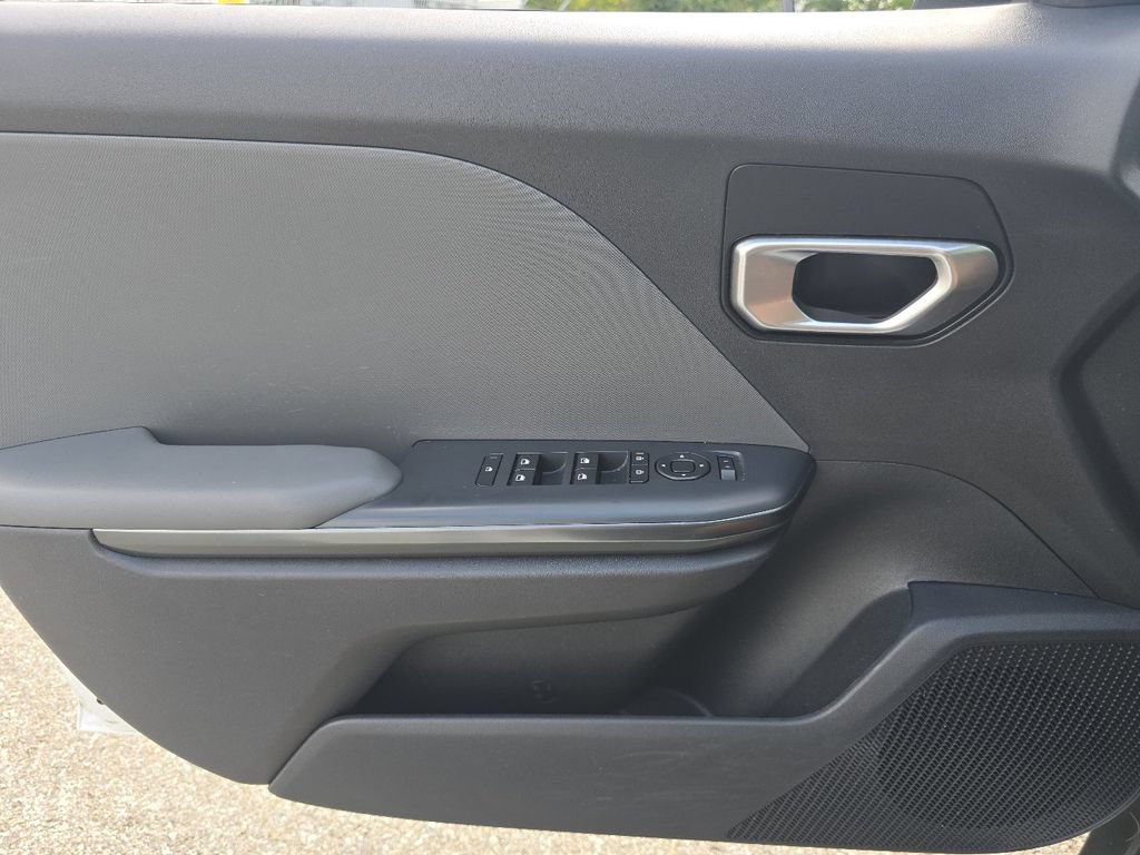 Used 2025 Kia K4 FWD image 23