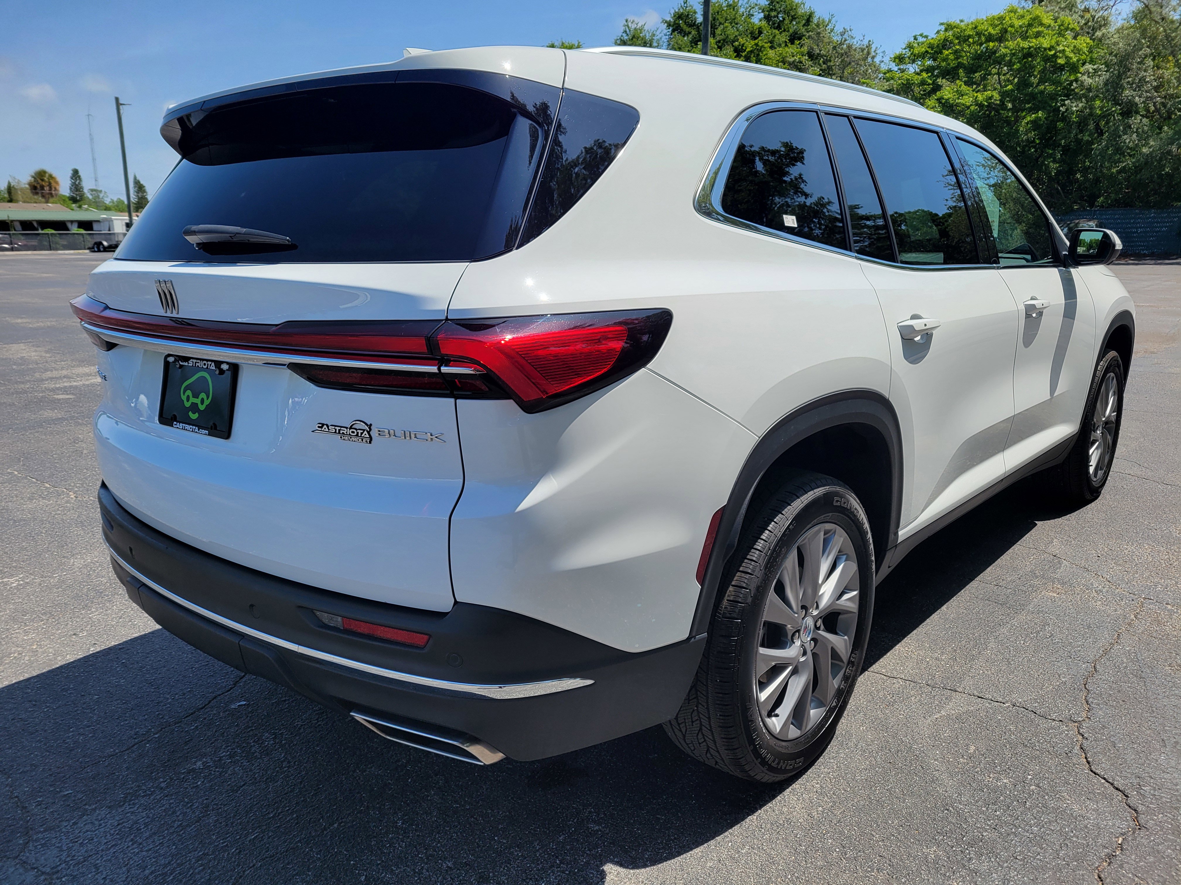 Certified 2025 Buick Enclave Preferred FWD image 5
