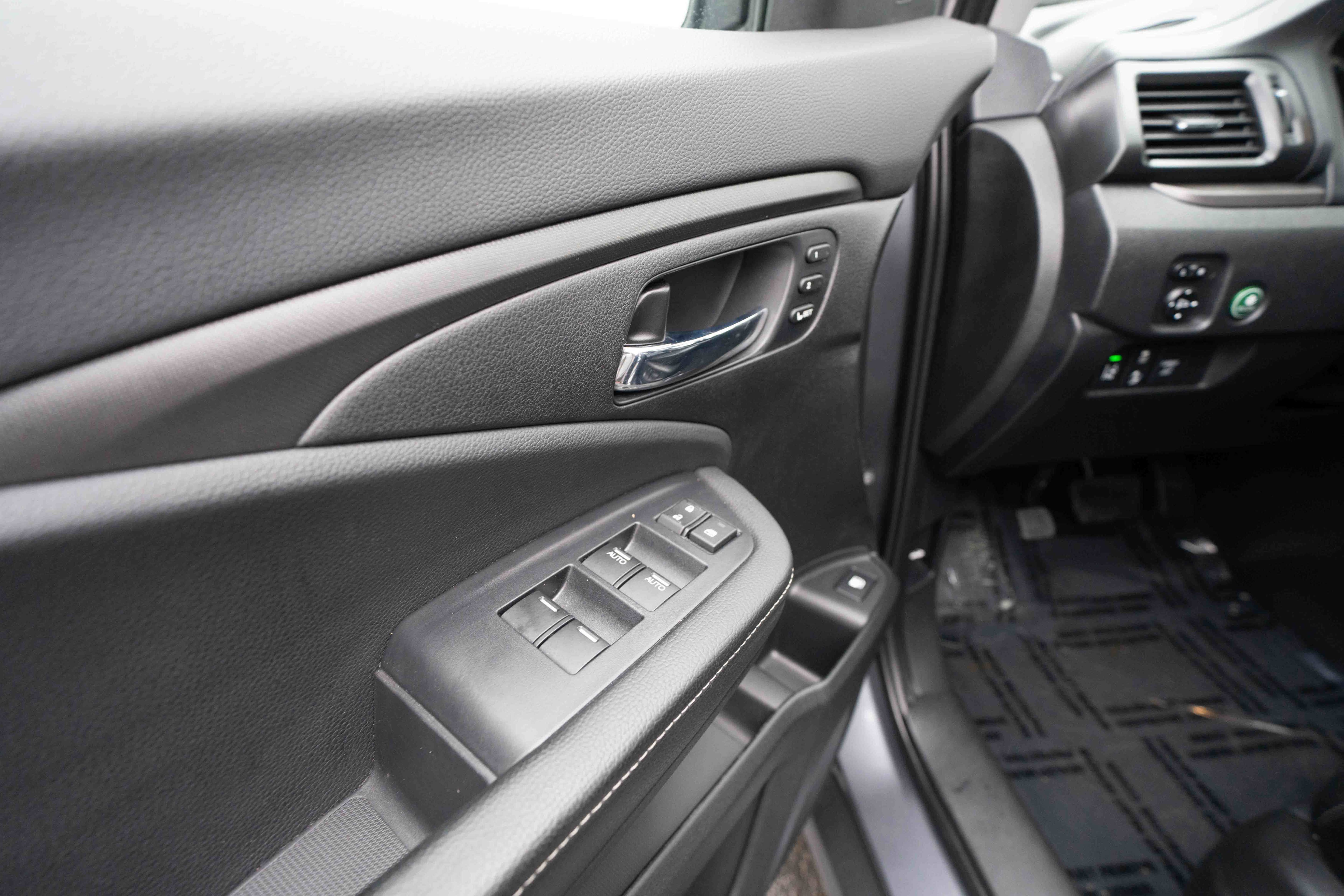 Certified 2025 Honda Ridgeline RTL image 7