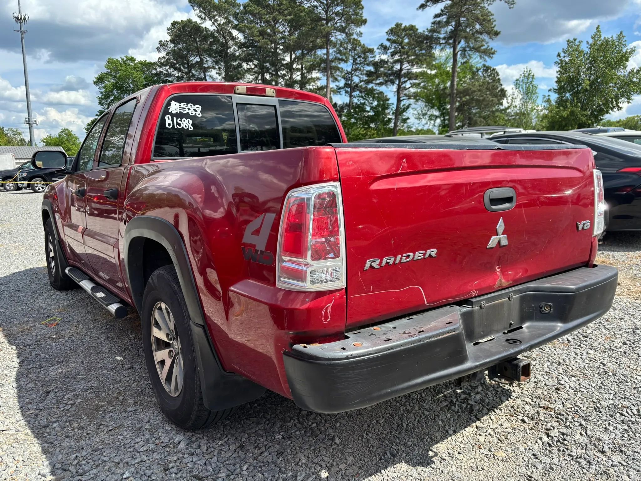 Used 2006 Mitsubishi Raider DuroCross AWD/4WD image 7