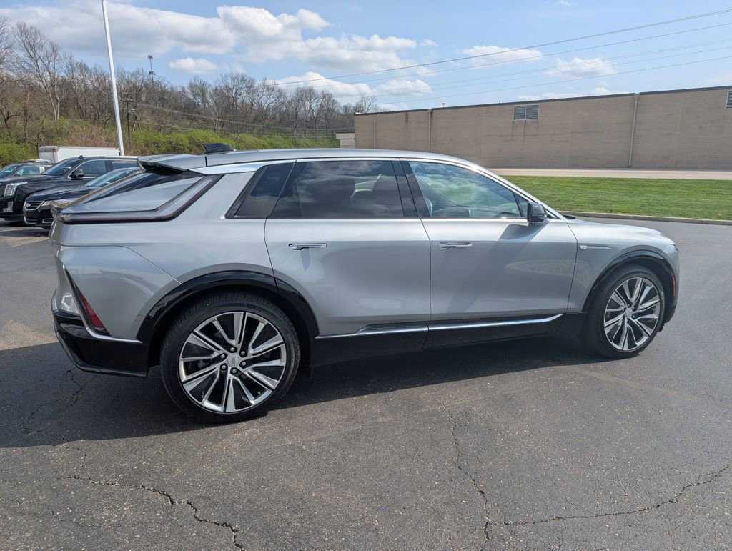 Used 2025 Cadillac Lyriq Luxury w/ LPO, Floor Liner Package image 8