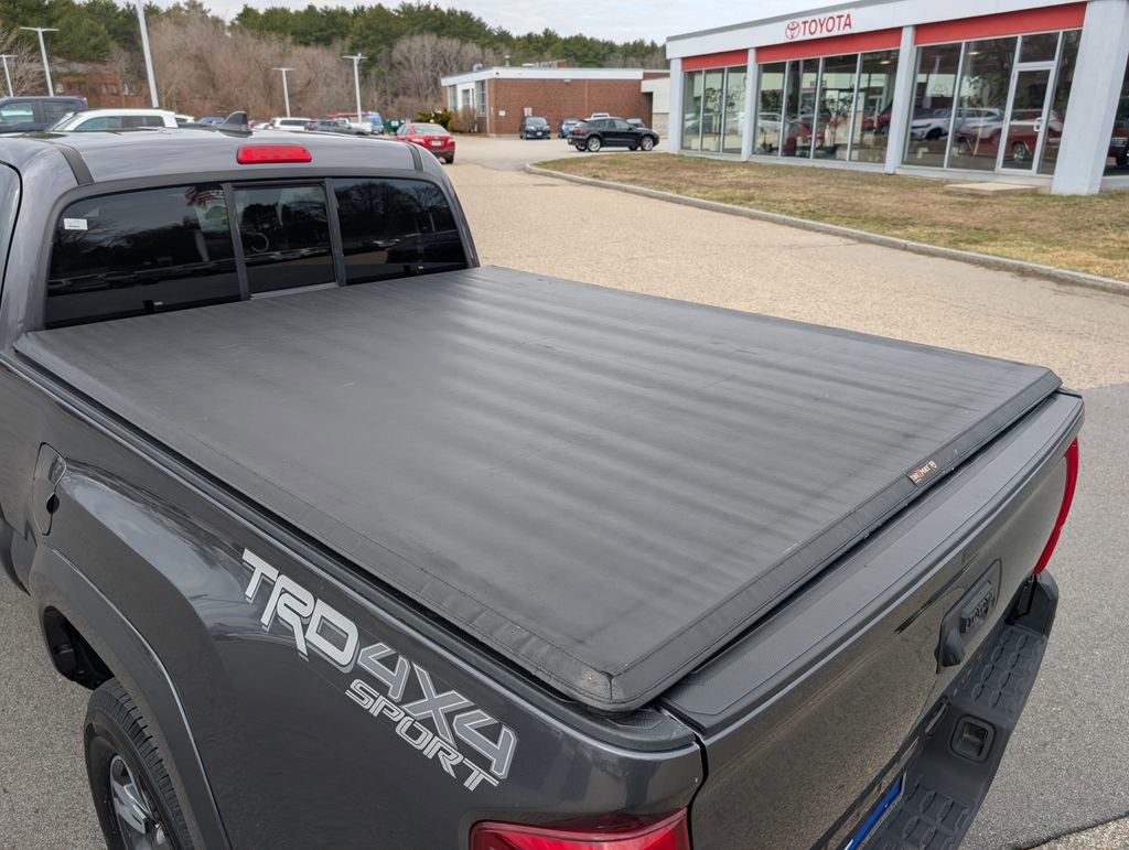 Used 2017 Toyota Tacoma TRD Sport image 12