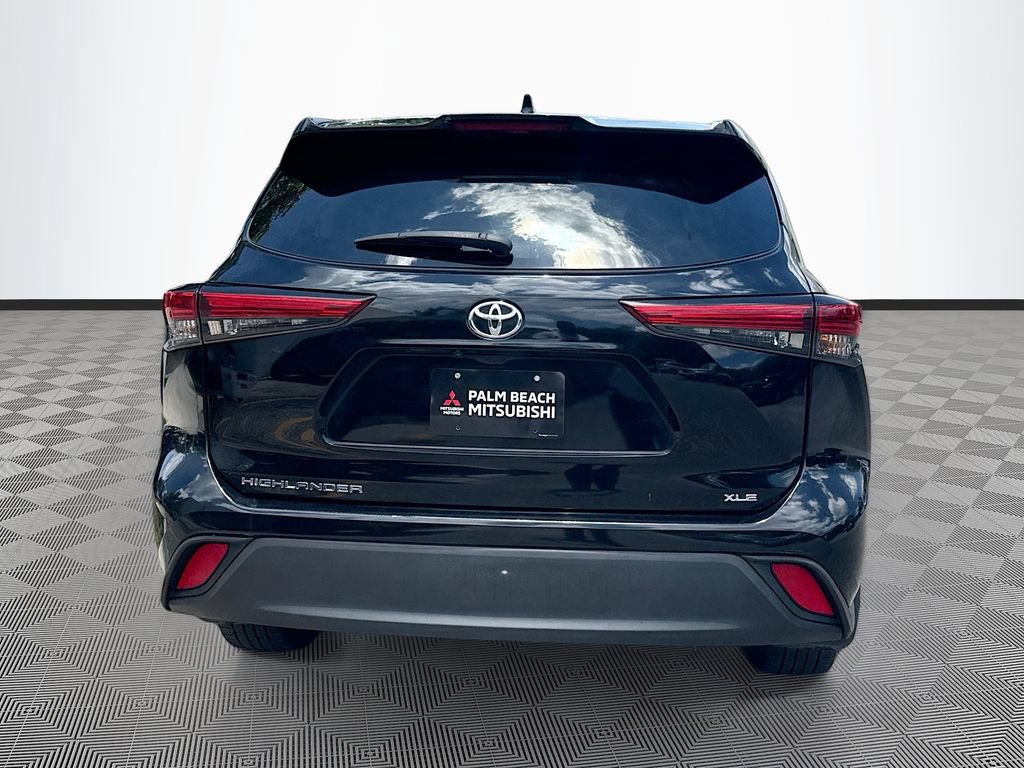 Used 2023 Toyota Highlander XLE FWD image 7