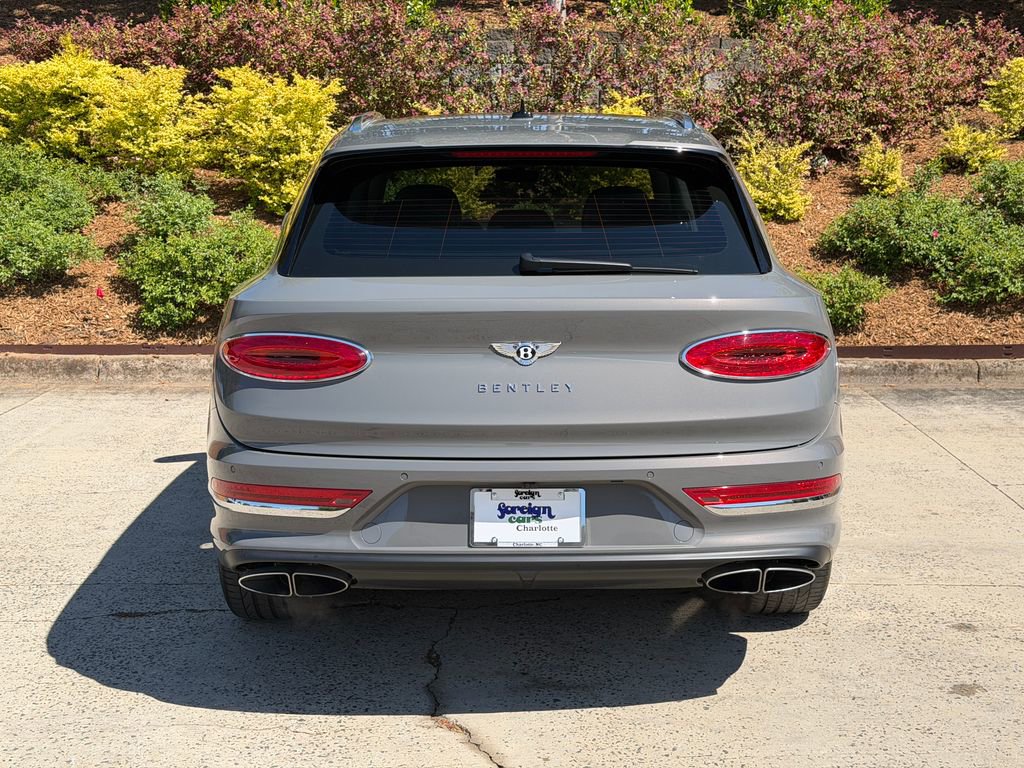 Certified 2025 Bentley Bentayga AWD/4WD image 8