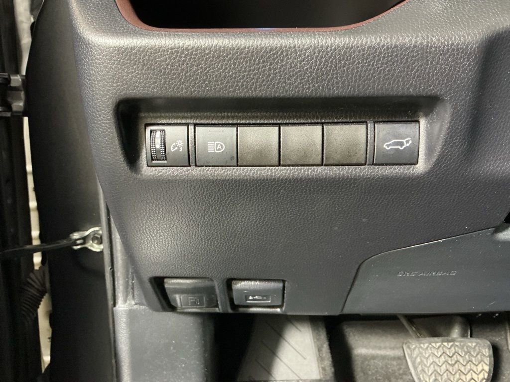 Used 2019 Toyota RAV4 Limited image 19