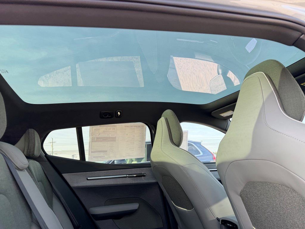 New 2026 Volvo EX30 Cross Country Ultra image 14