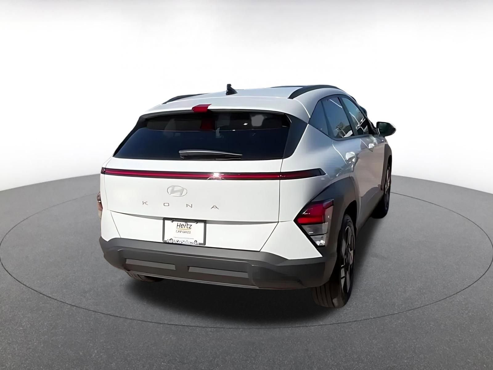 Used 2025 Hyundai Kona SEL image 12