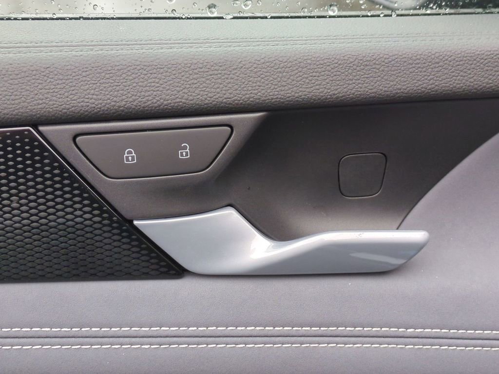 New 2026 Volkswagen Tiguan SE R-Line image 11