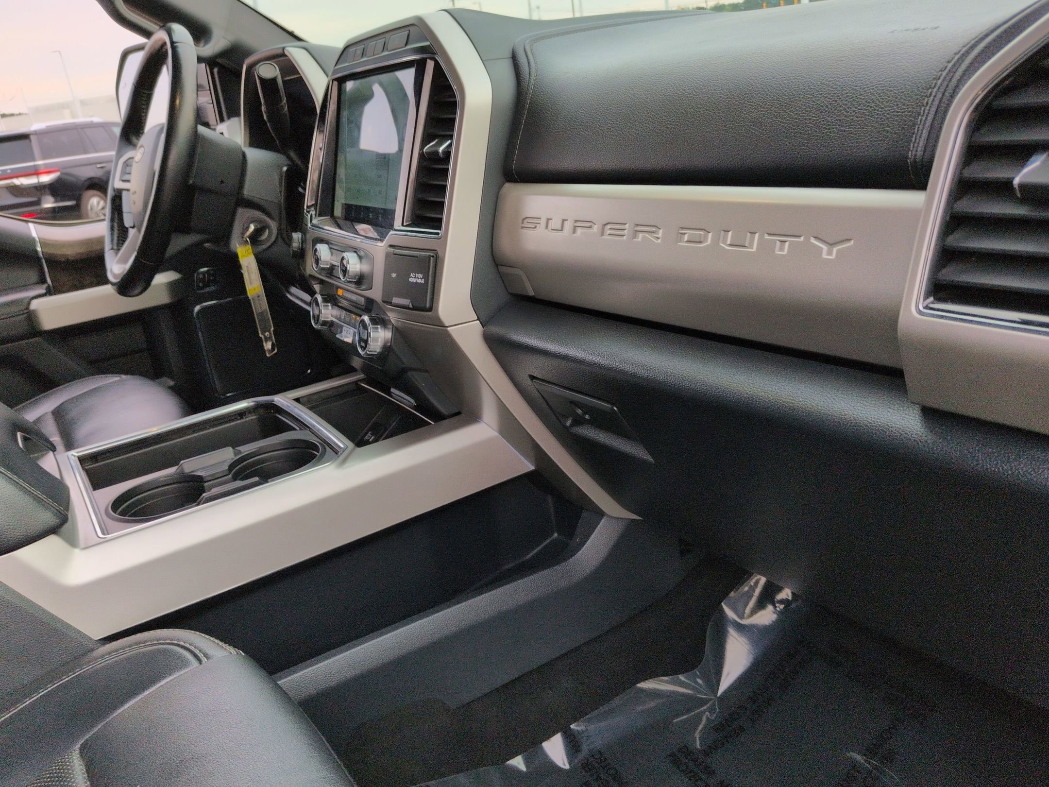 Certified 2022 Ford F350 Lariat w/ Black Appearance Package image 34