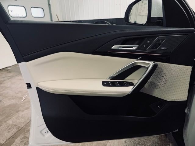 New 2026 BMW X2 xDrive28i AWD/4WD image 13