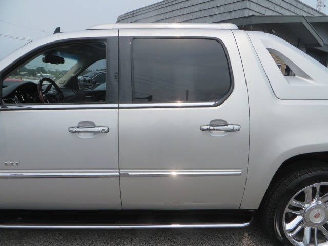 Used 2013 Cadillac Escalade EXT Luxury AWD/4WD image 46