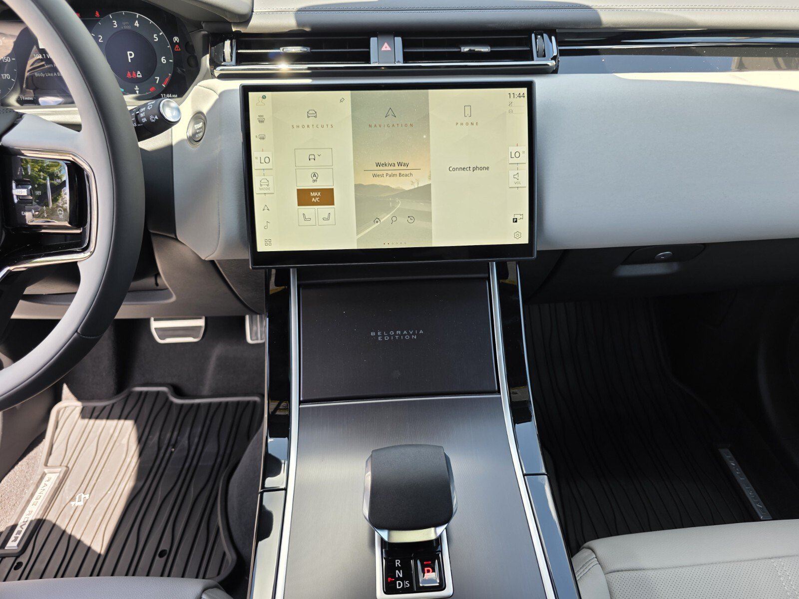 New 2026 Land Rover Range Rover Velar Belgravia AWD/4WD image 17
