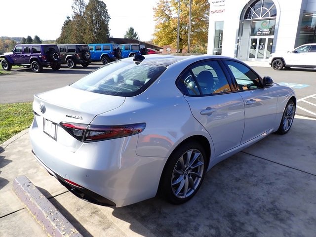 New 2025 Alfa Romeo Giulia Sprint w/ Driving Assist Package image 7