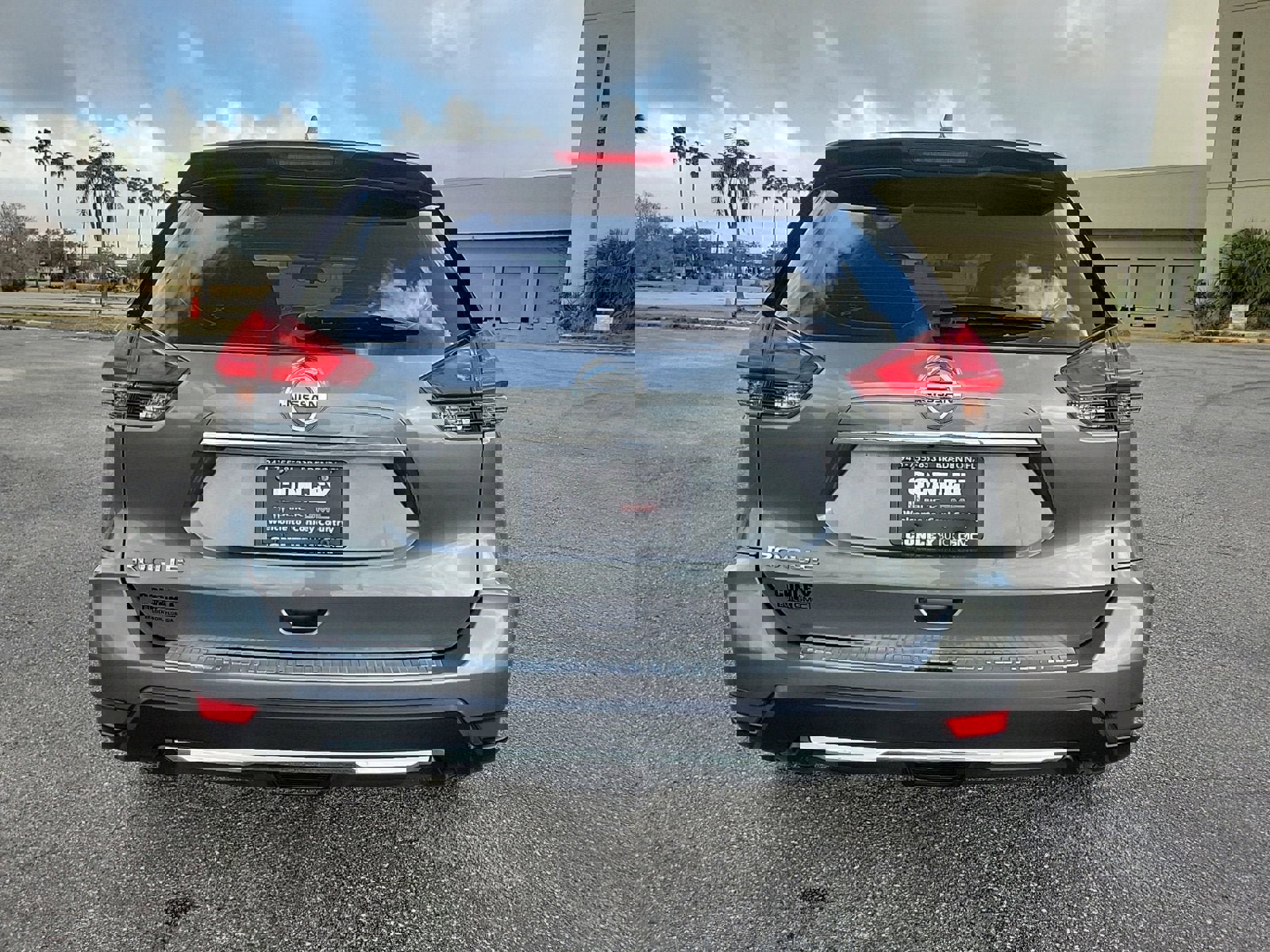 Used 2017 Nissan Rogue S image 7