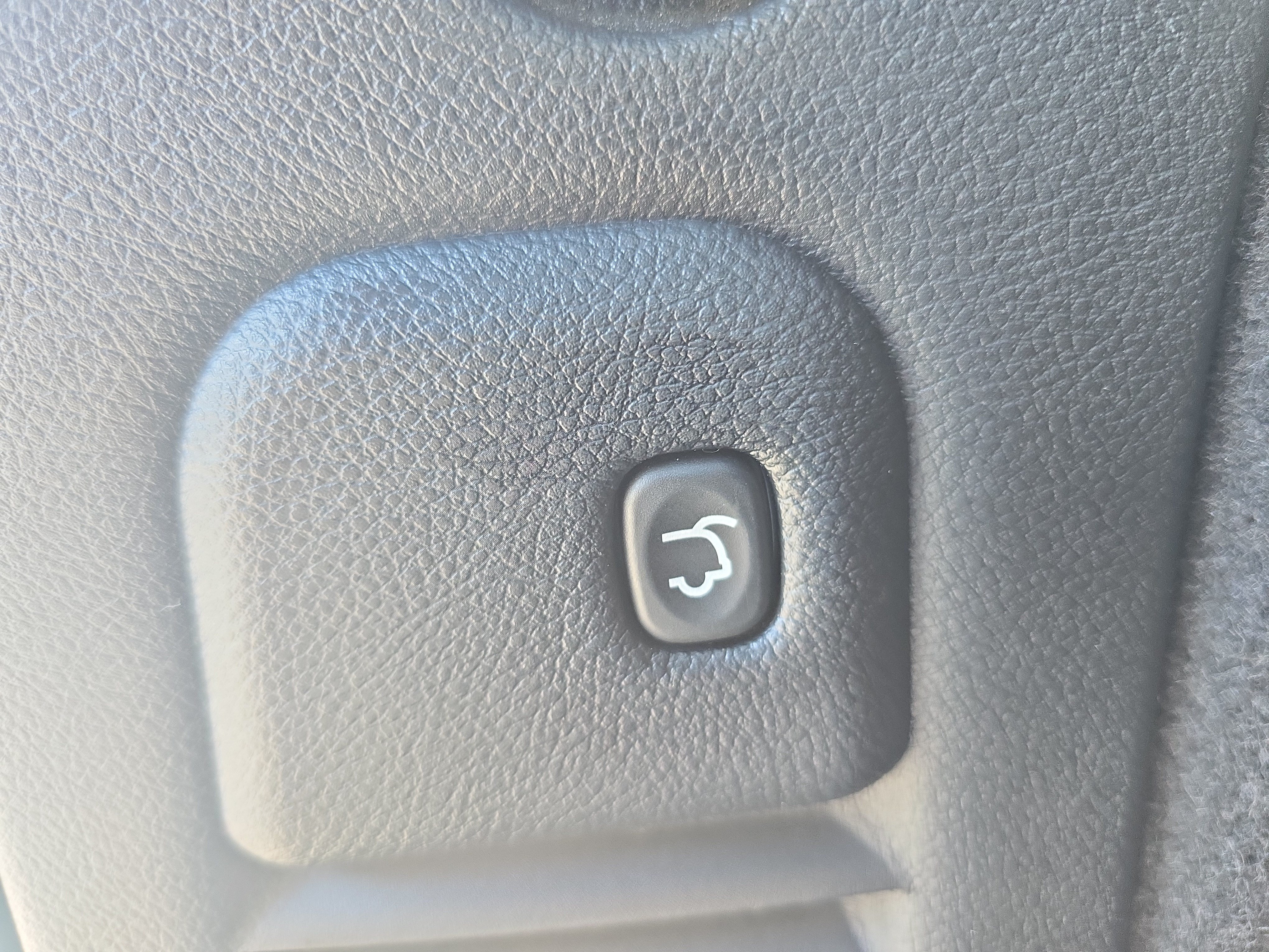 Used 2024 Dodge Durango GT RWD image 13