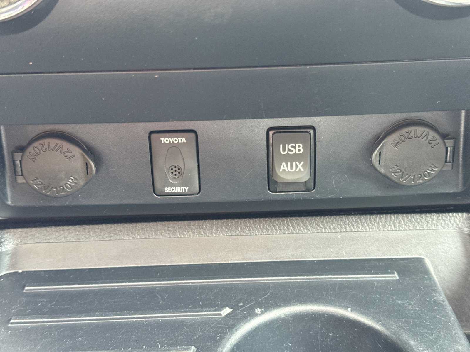 Used 2019 Toyota Tundra Limited AWD/4WD image 32