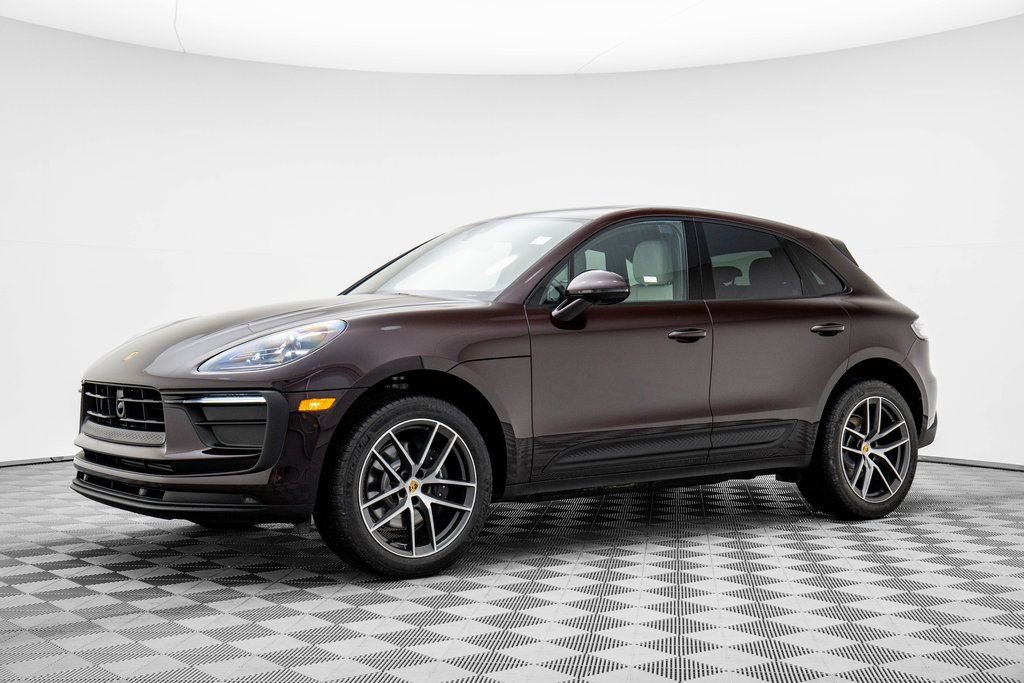 Certified 2023 Porsche Macan image 2