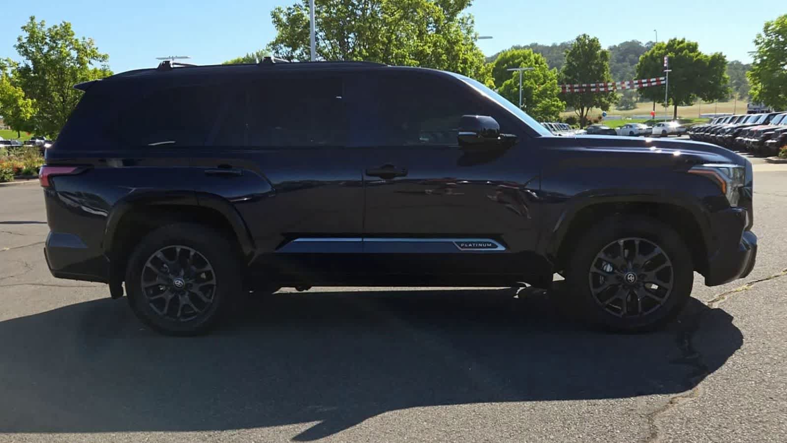 Used 2025 Toyota Sequoia Platinum AWD/4WD image 9