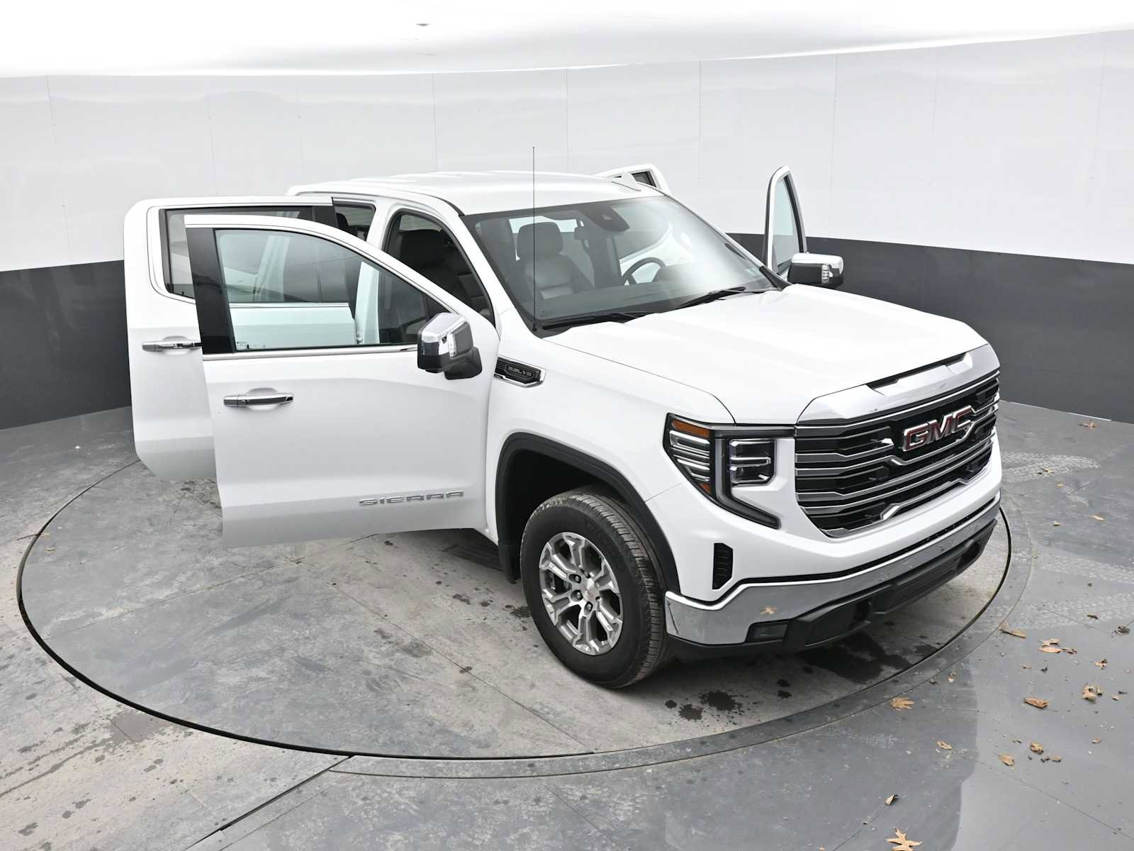Used 2024 GMC Sierra 1500 SLT image 51