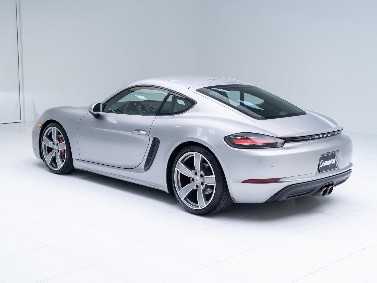 Certified 2025 Porsche 718 Cayman S RWD image 3