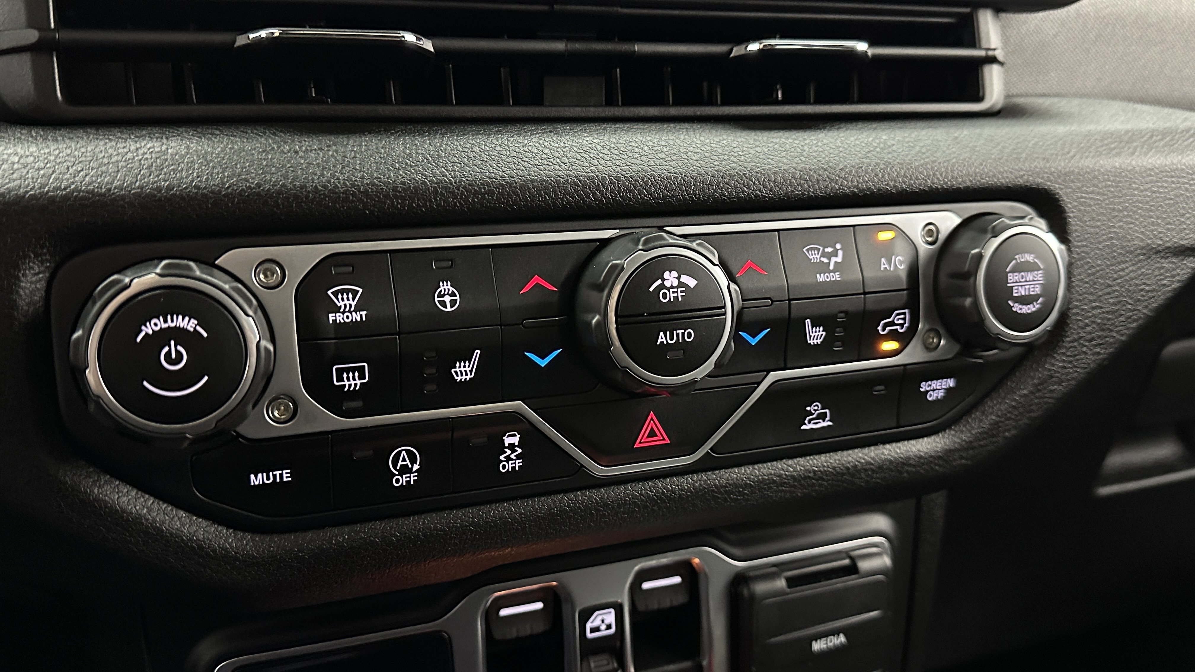 Used 2025 Jeep Wrangler Willys image 13