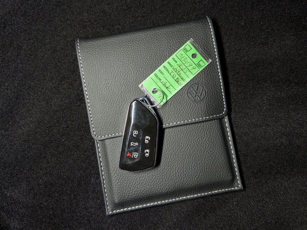 Used 2025 Volkswagen ID. Buzz Pro S image 23