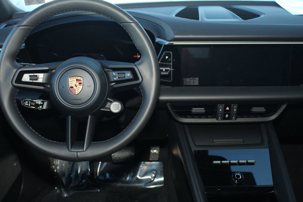 New 2026 Porsche Macan 4 Electric AWD/4WD image 6