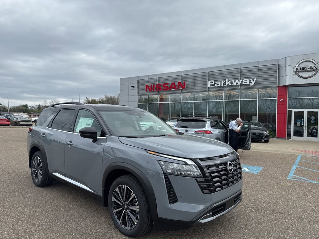 New 2026 Nissan Pathfinder Platinum image 1