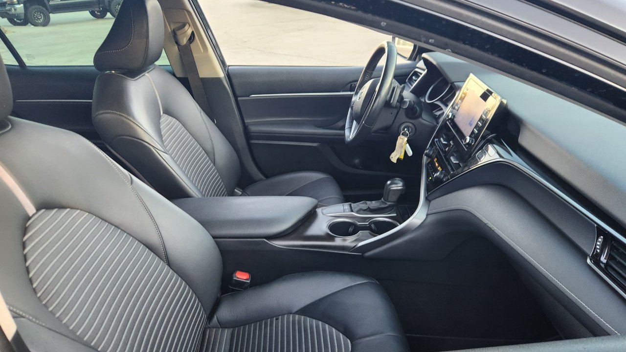 Used 2023 Toyota Camry SE FWD image 10