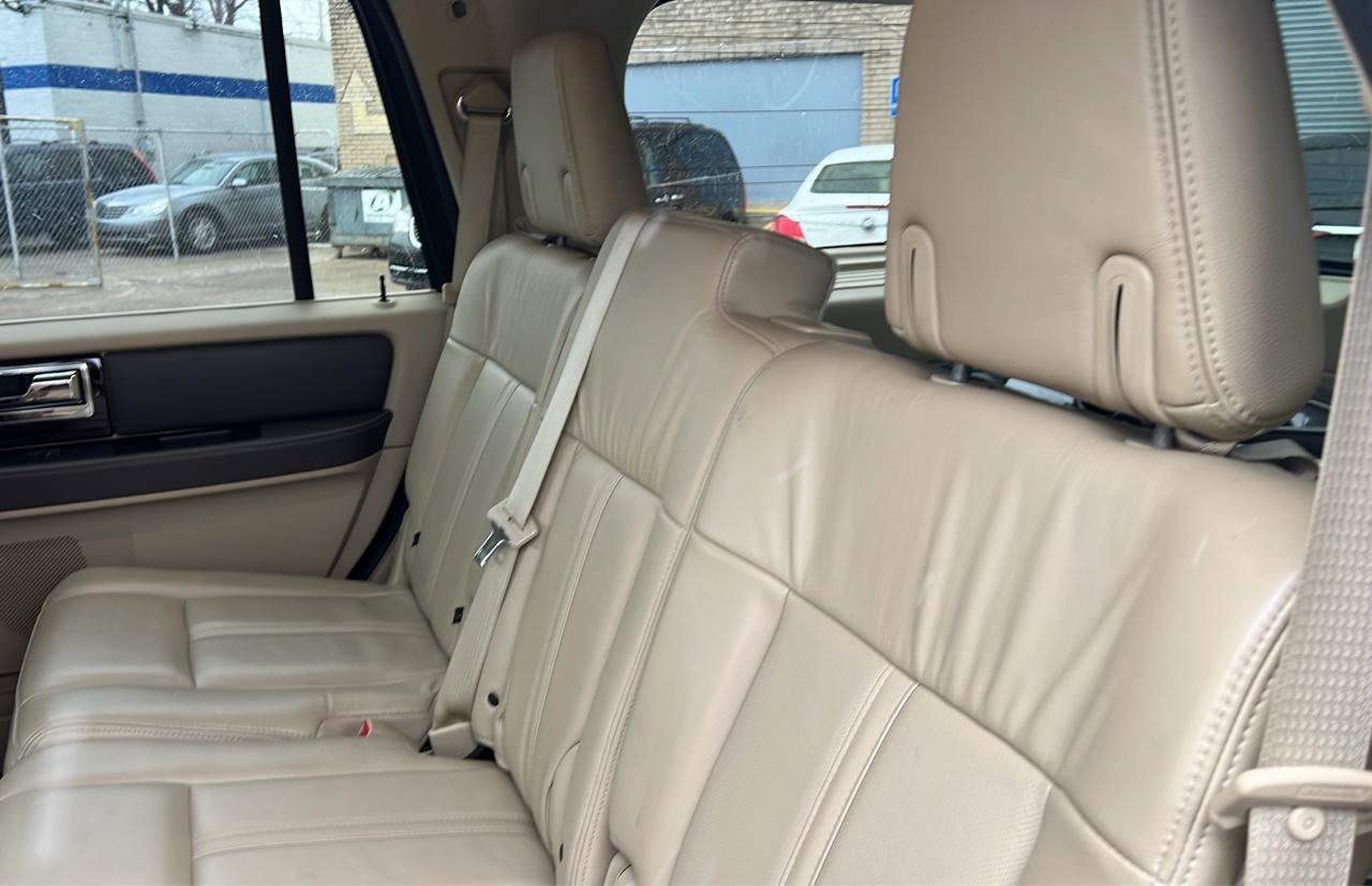 Used 2016 Lincoln Navigator Reserve AWD/4WD image 6