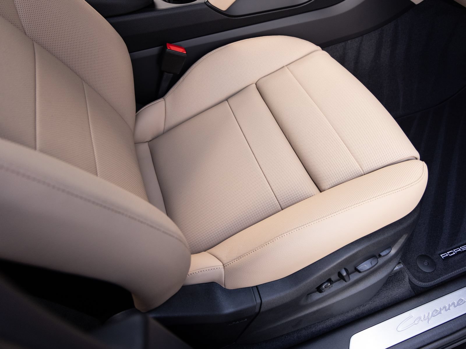 New 2026 Porsche Cayenne AWD/4WD image 34