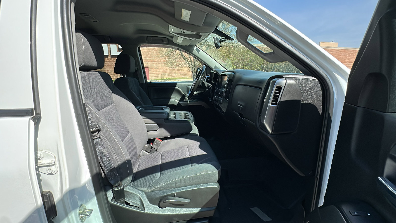 Used 2018 Chevrolet Silverado 1500 LT w/ All Star Edition image 23