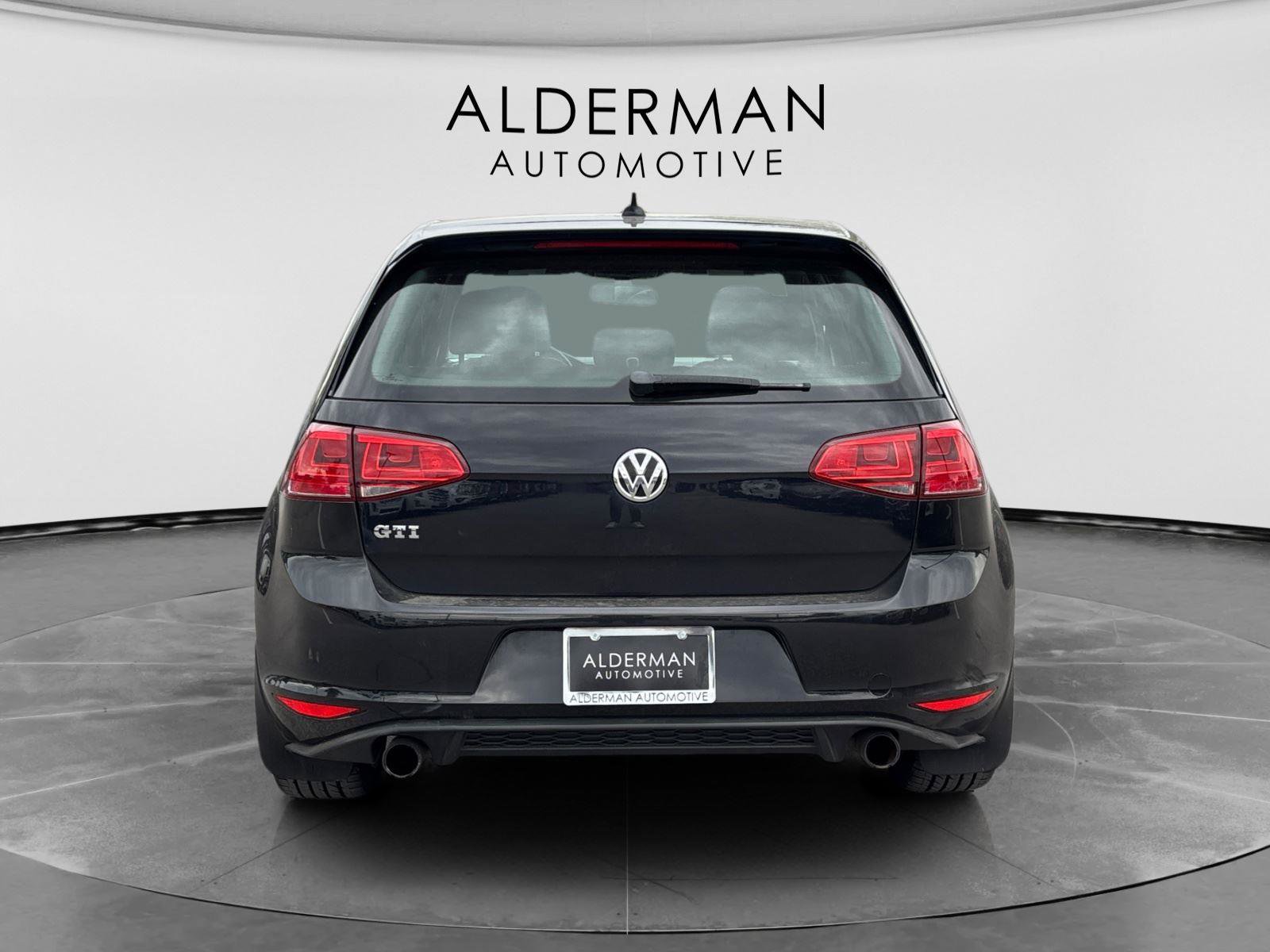 Used 2016 Volkswagen GTI SE FWD image 4