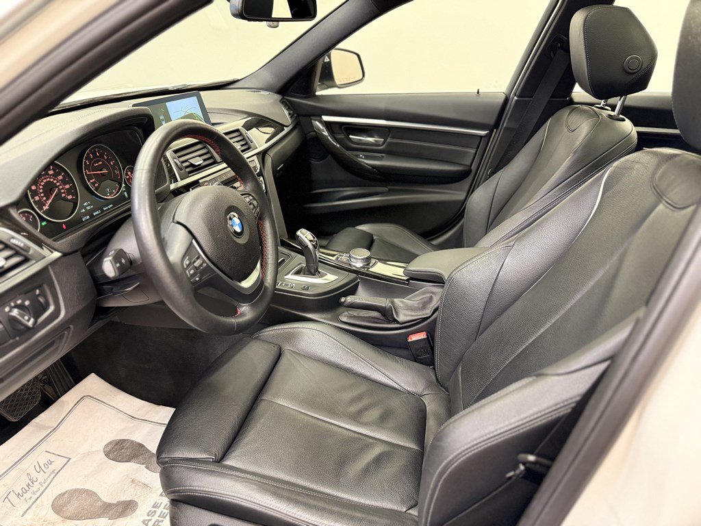 Used 2018 BMW 330i xDrive Wagon AWD/4WD image 5