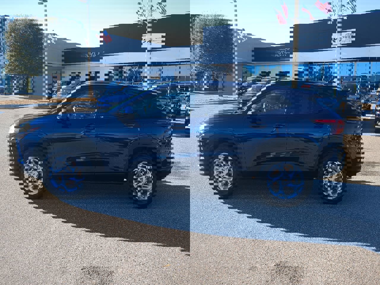 Used 2024 Chevrolet Trax LS w/ LS Convenience Package image 7