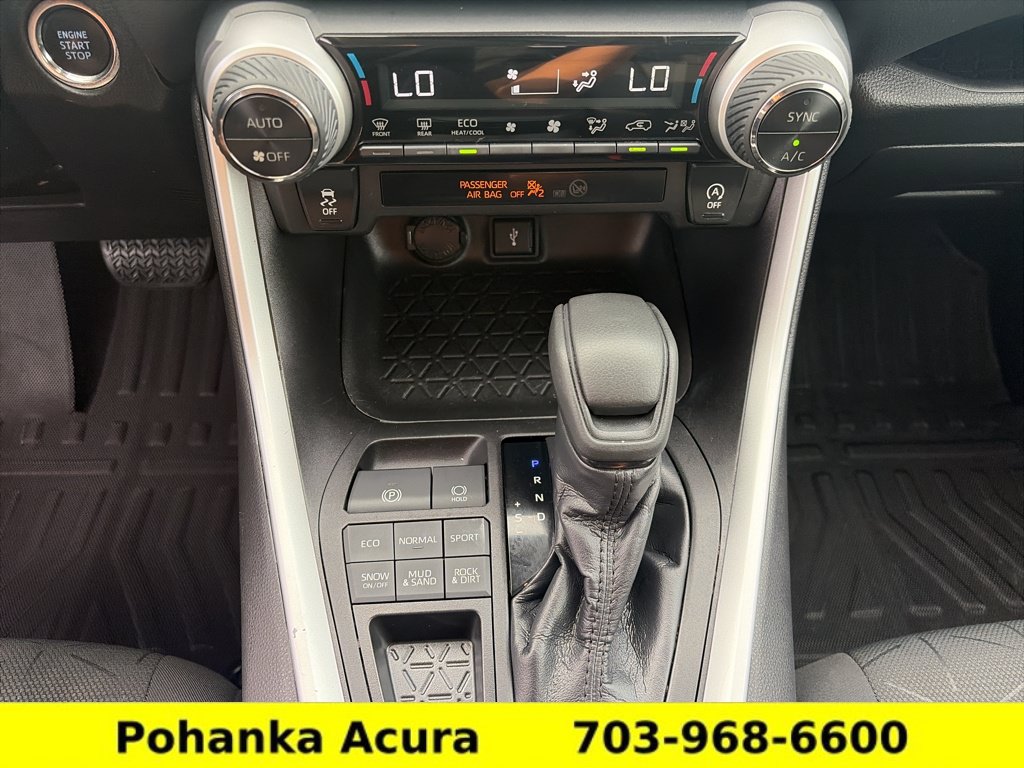 Used 2021 Toyota RAV4 XLE AWD/4WD image 16