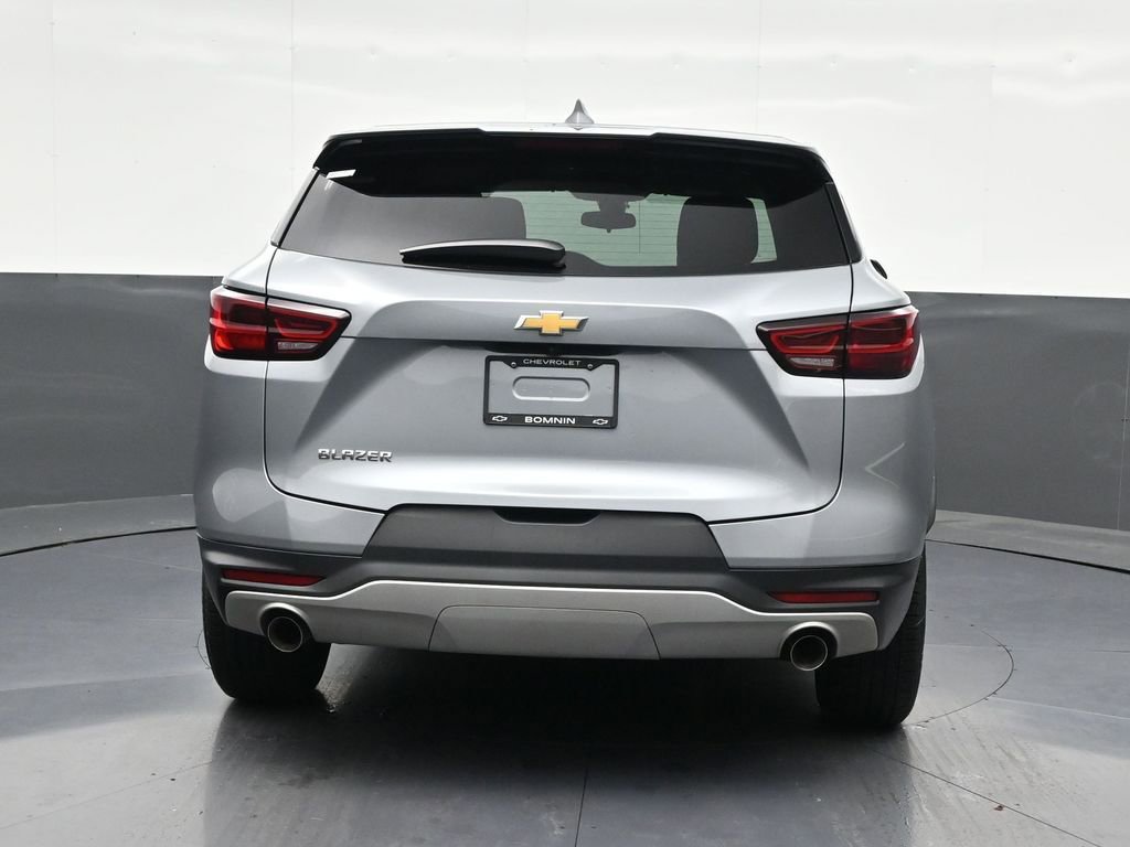 Used 2023 Chevrolet Blazer LT image 4