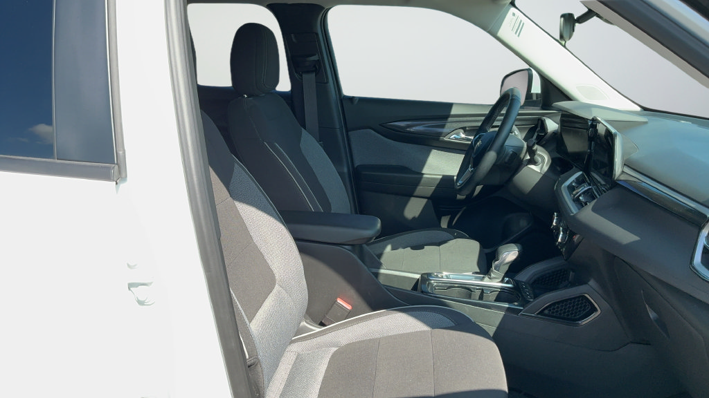 Used 2026 Chevrolet TrailBlazer LT w/ LT Cold Weather Package FWD image 22