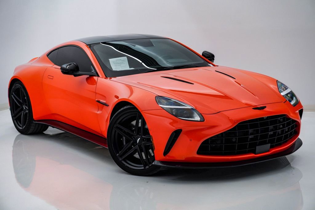 Used 2025 Aston Martin V8 Vantage Coupe image 3