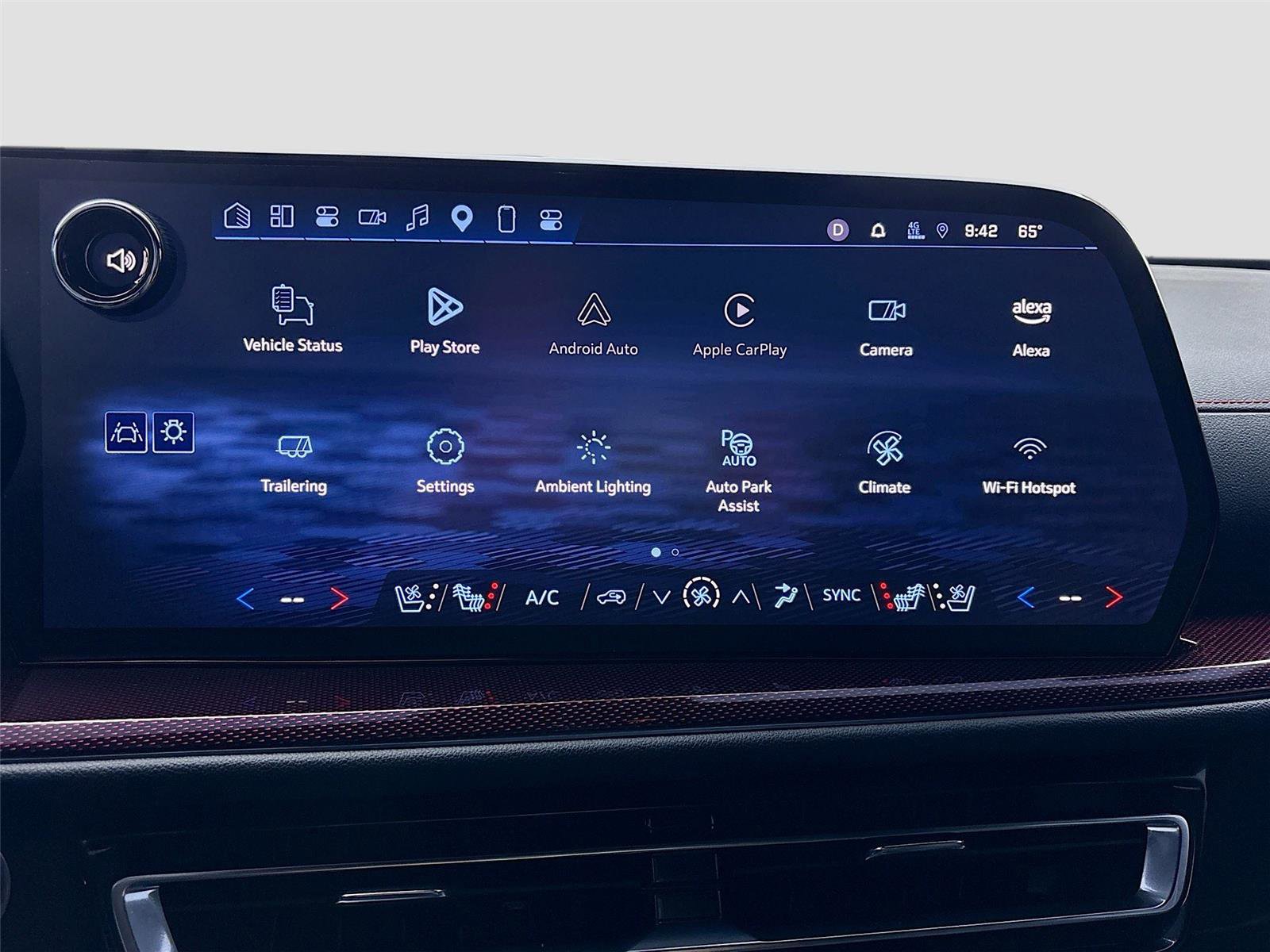 Used 2024 Chevrolet Traverse RS image 16