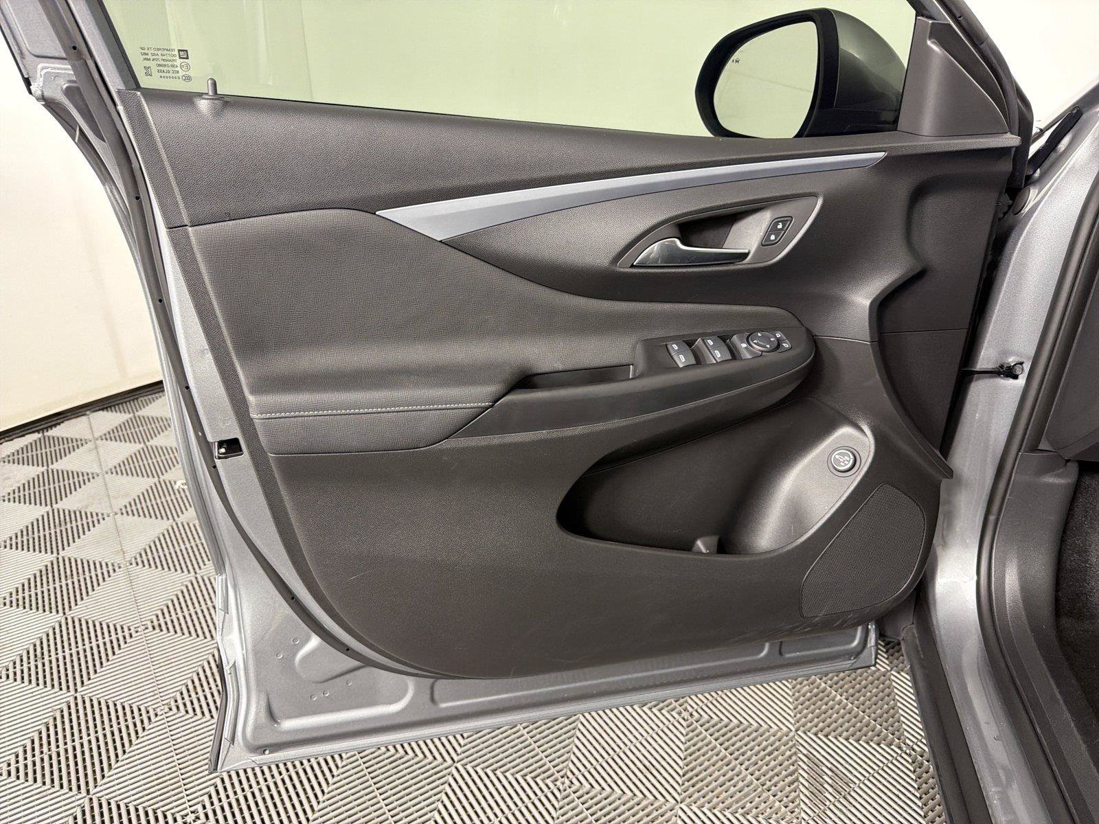 Certified 2025 Buick Envista Preferred w/ Convenience I Package FWD image 8