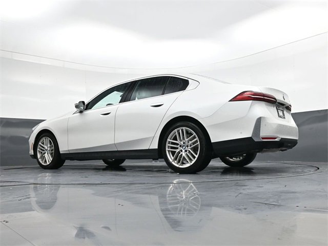 Used 2024 BMW 530i w/ Convenience Package image 28