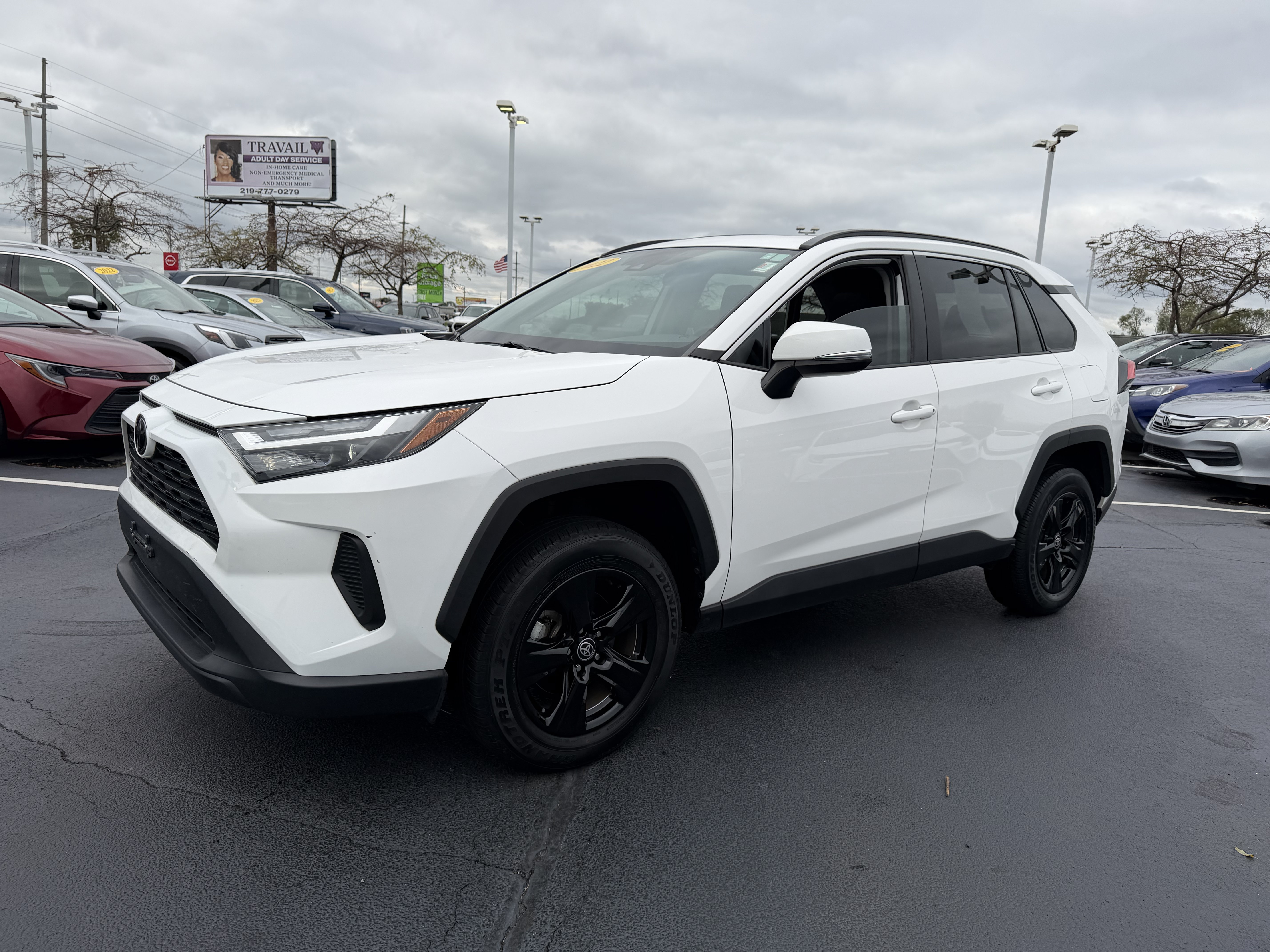 Used 2022 Toyota RAV4 XLE w/ Convenience Package AWD/4WD image 3