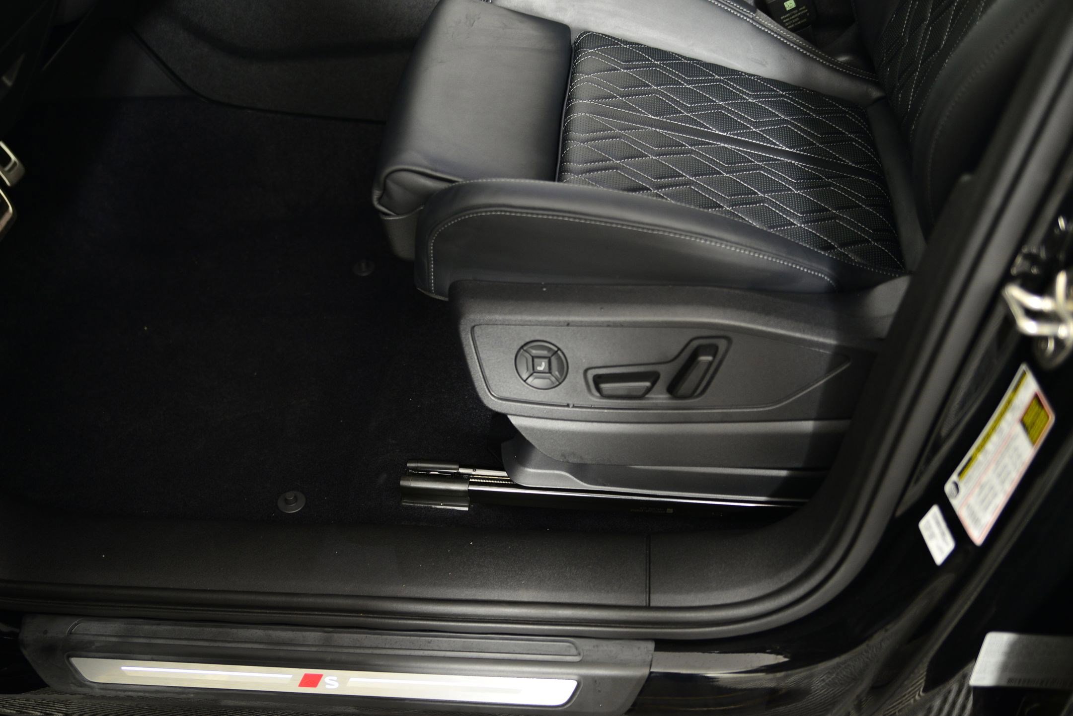 New 2025 Audi SQ5 Premium Plus image 24