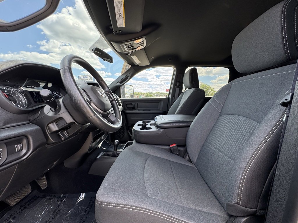 Used 2024 RAM 2500 Tradesman w/ Chrome Appearance Group image 17